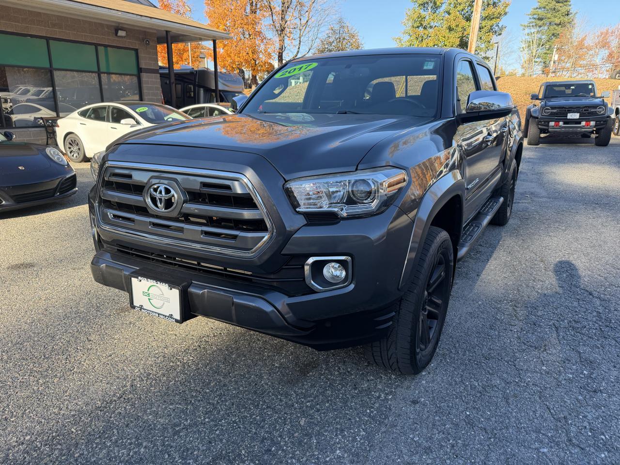 Toyota Tacoma Limited Double Cab 5' Bed V6 4x4 AT (Natl) 2017