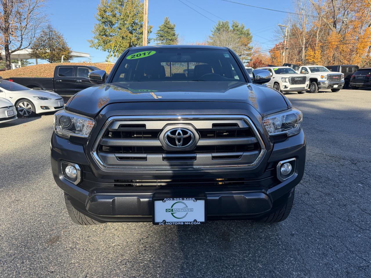 Toyota Tacoma Limited Double Cab 5' Bed V6 4x4 AT (Natl) 2017
