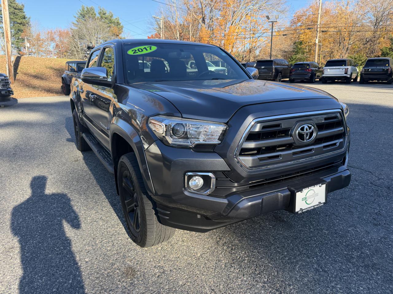 Toyota Tacoma Limited Double Cab 5' Bed V6 4x4 AT (Natl) 2017