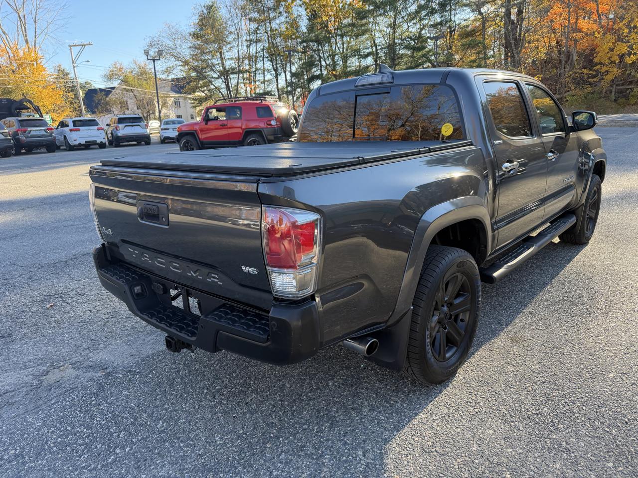 Toyota Tacoma Limited Double Cab 5' Bed V6 4x4 AT (Natl) 2017