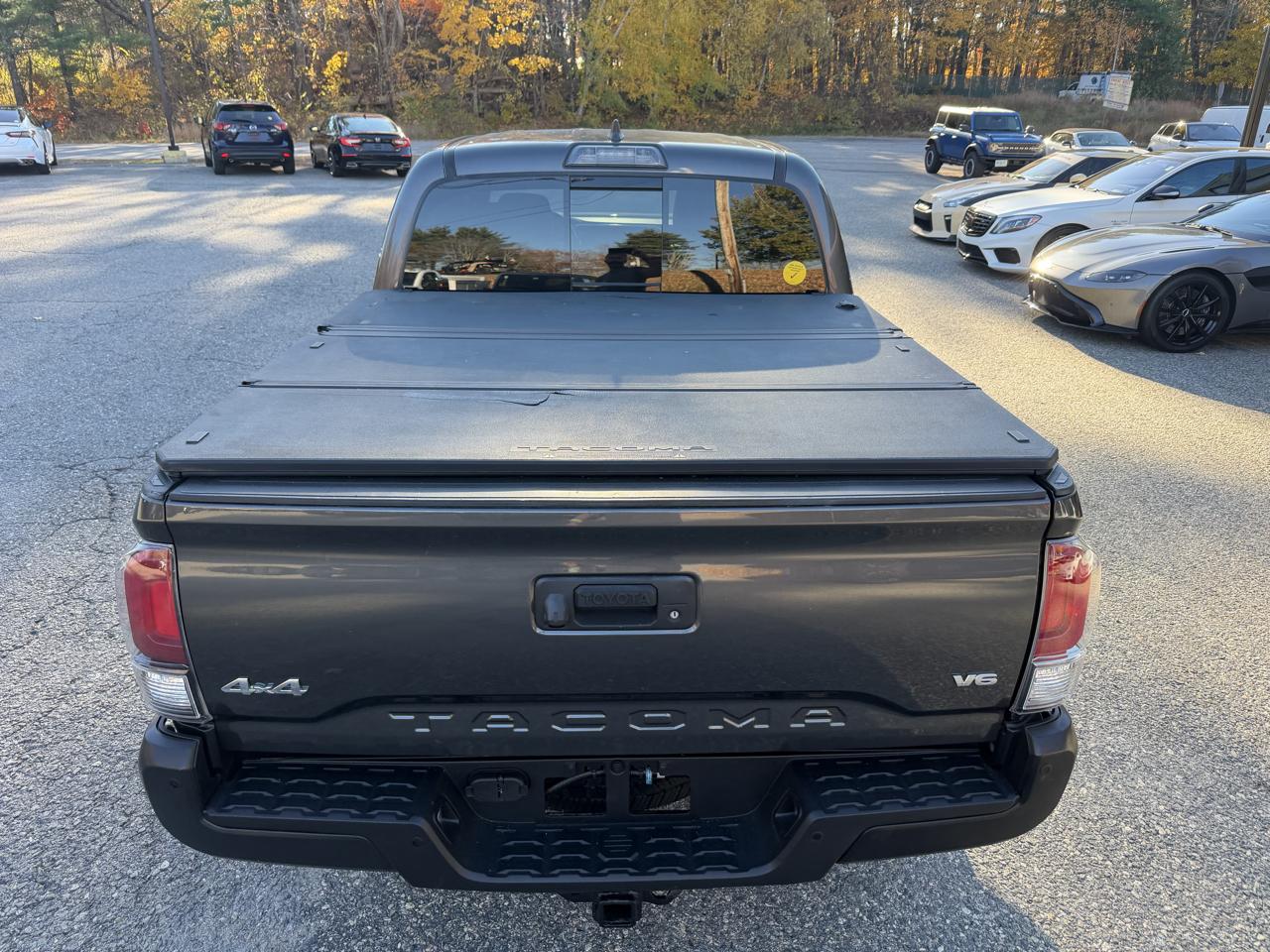 Toyota Tacoma Limited Double Cab 5' Bed V6 4x4 AT (Natl) 2017