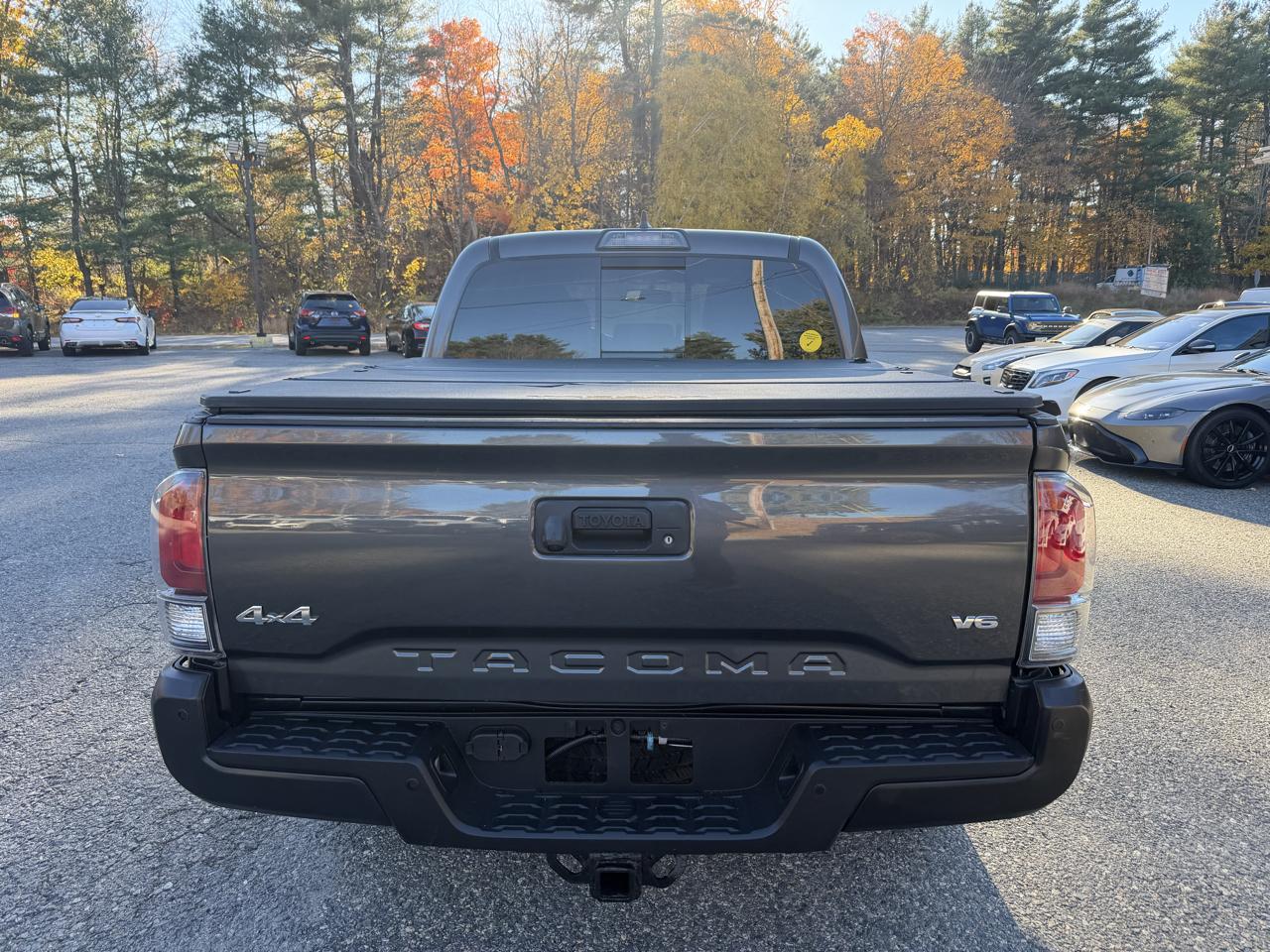 Toyota Tacoma Limited Double Cab 5' Bed V6 4x4 AT (Natl) 2017