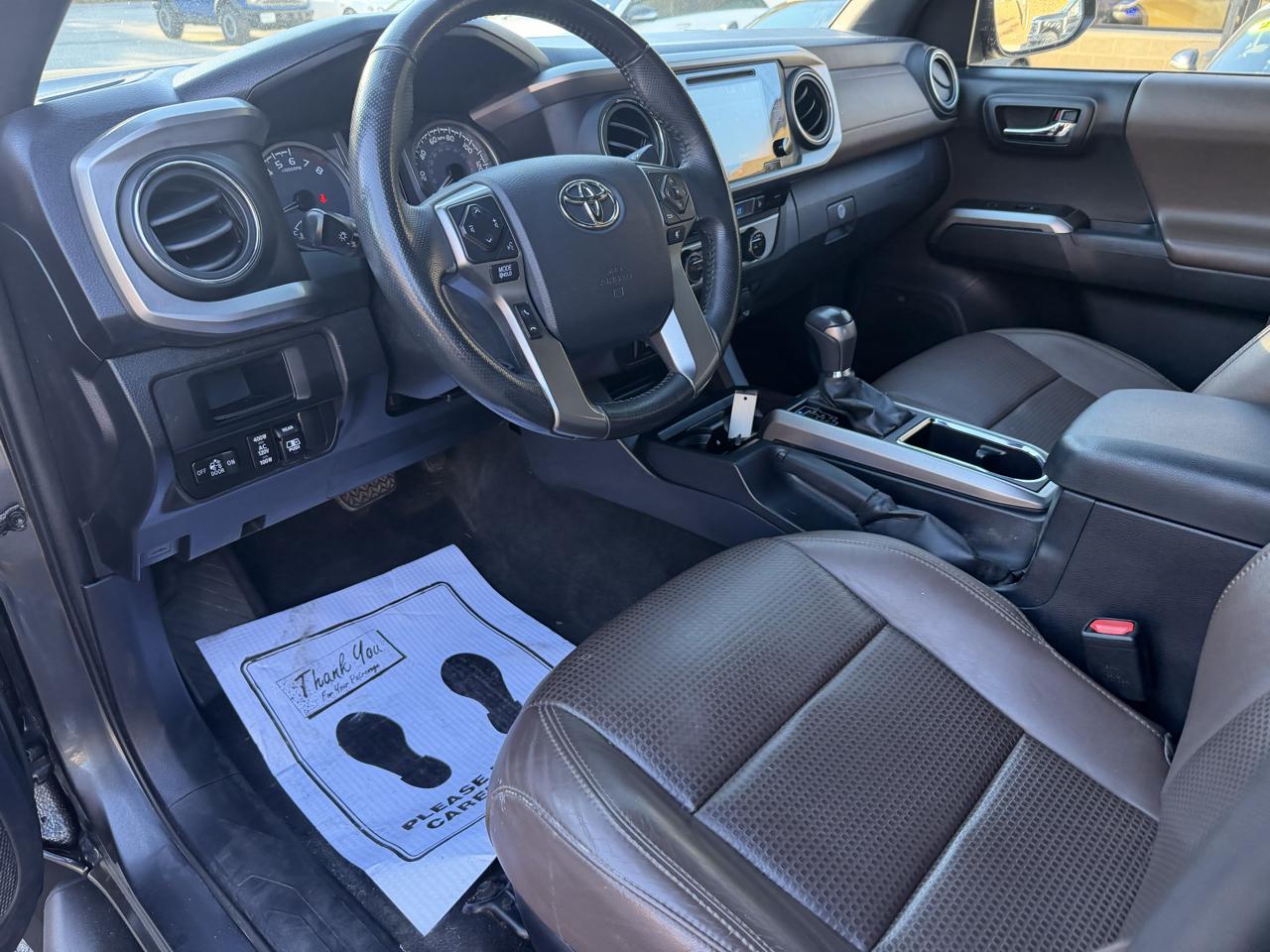 Toyota Tacoma Limited Double Cab 5' Bed V6 4x4 AT (Natl) 2017