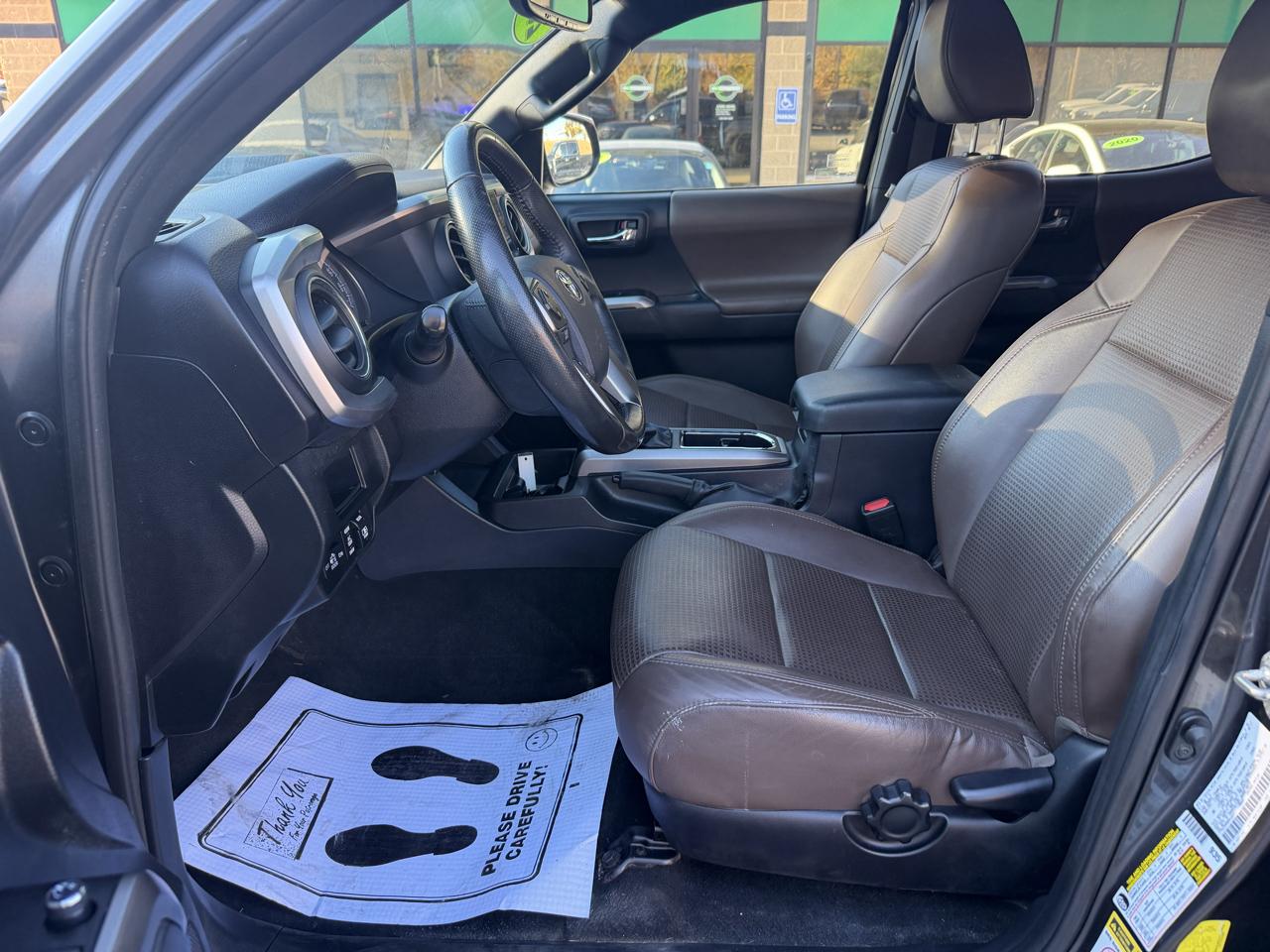 Toyota Tacoma Limited Double Cab 5' Bed V6 4x4 AT (Natl) 2017