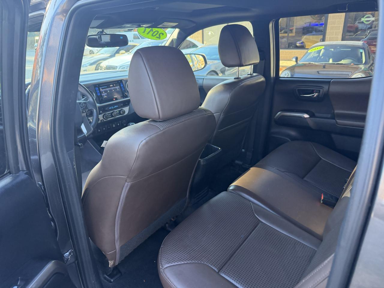 Toyota Tacoma Limited Double Cab 5' Bed V6 4x4 AT (Natl) 2017