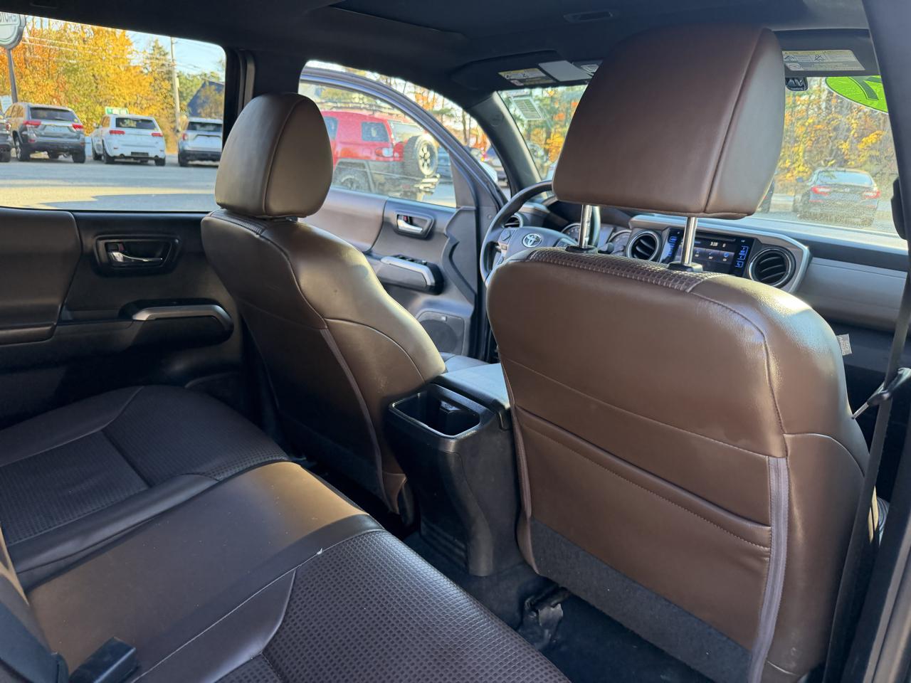 Toyota Tacoma Limited Double Cab 5' Bed V6 4x4 AT (Natl) 2017
