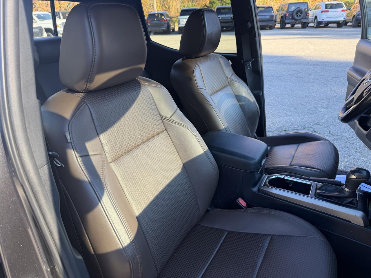 Toyota Tacoma Limited Double Cab 5' Bed V6 4x4 AT (Natl) 2017