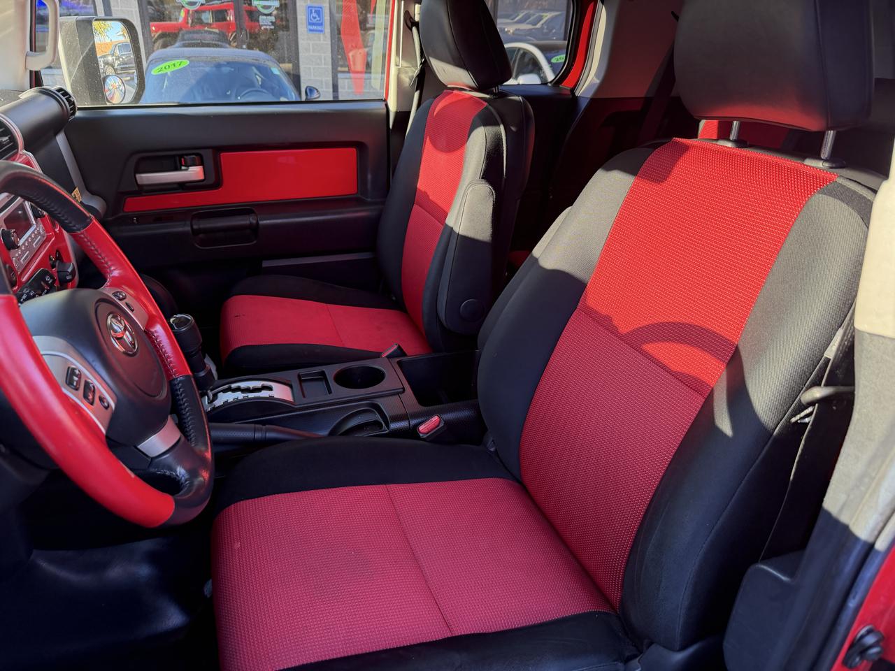 Toyota FJ Cruiser 4WD 4dr Man (Natl) 2012