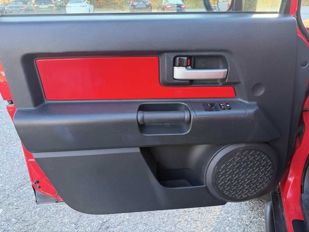 Toyota FJ Cruiser 4WD 4dr Man (Natl) 2012