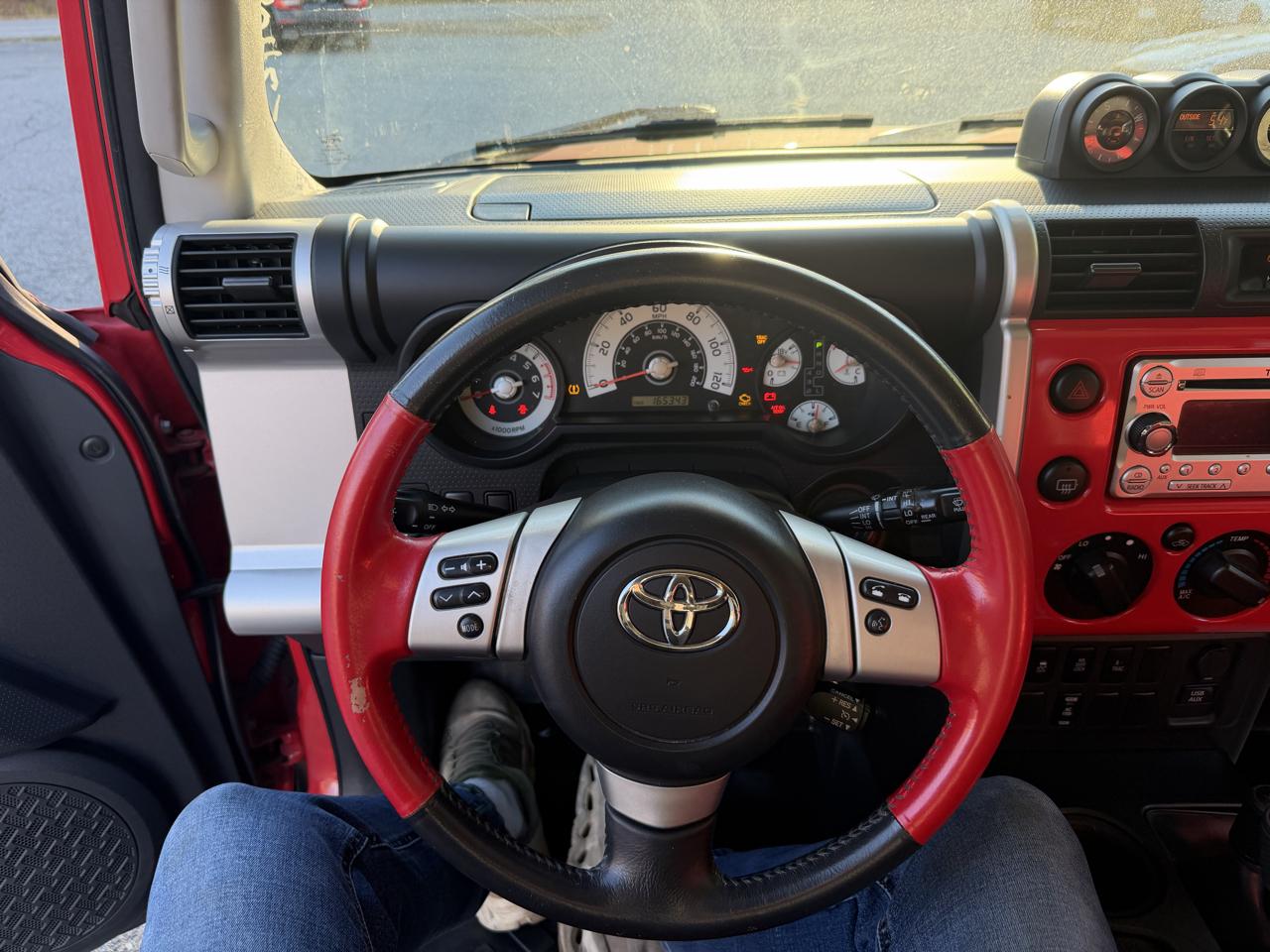 Toyota FJ Cruiser 4WD 4dr Man (Natl) 2012