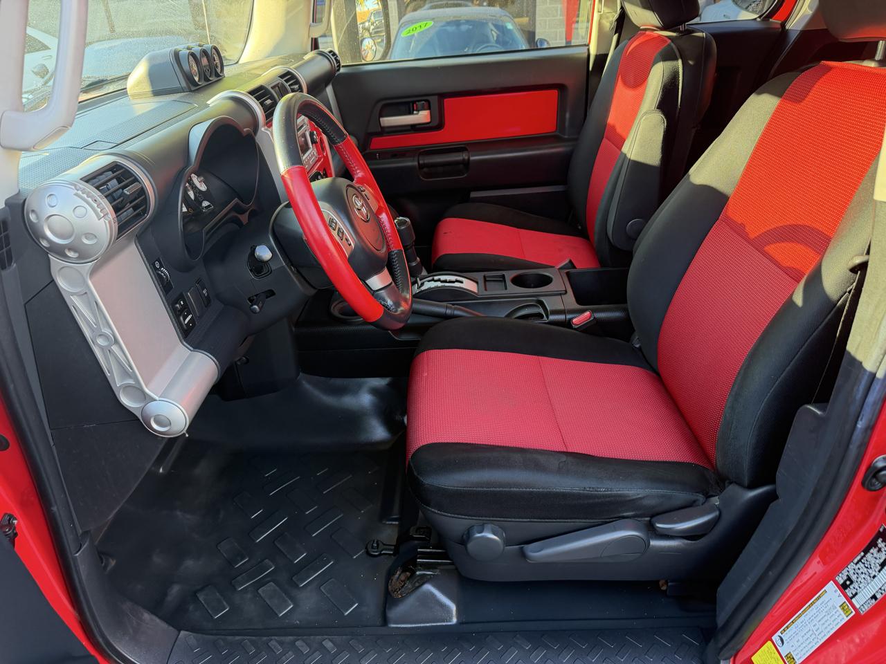 Toyota FJ Cruiser 4WD 4dr Man (Natl) 2012