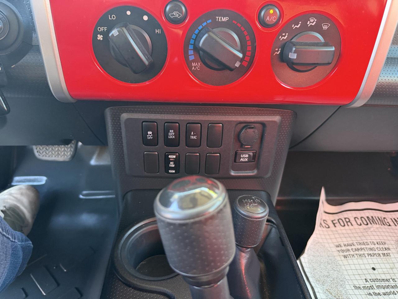 Toyota FJ Cruiser 4WD 4dr Man (Natl) 2012