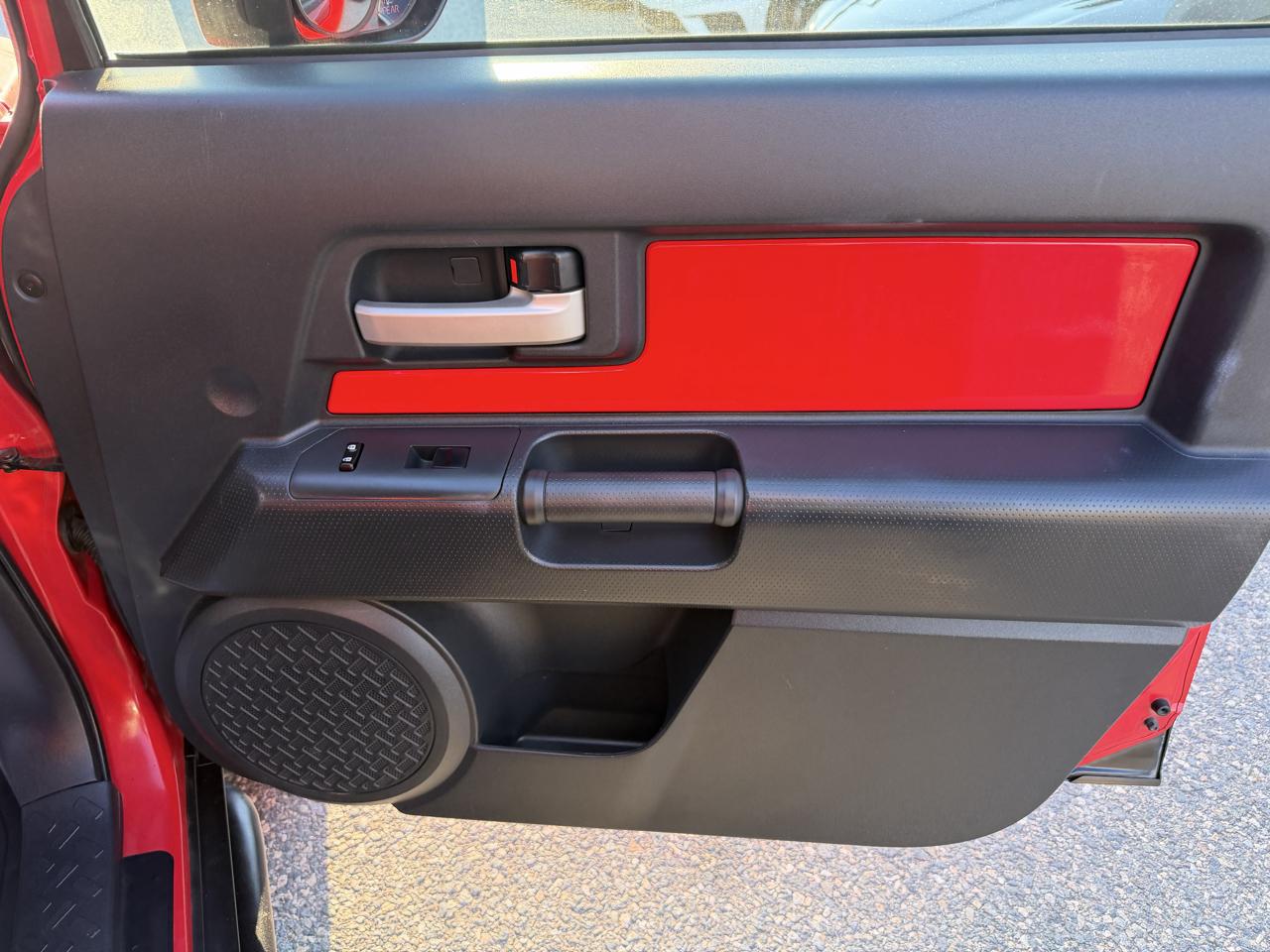 Toyota FJ Cruiser 4WD 4dr Man (Natl) 2012