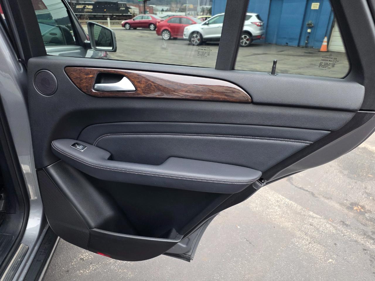 Mercedes-Benz M-Class 4MATIC 4dr ML 350 BlueTEC 2012