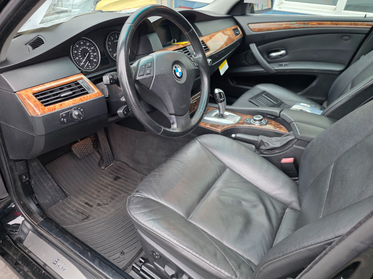 BMW 528i  2009