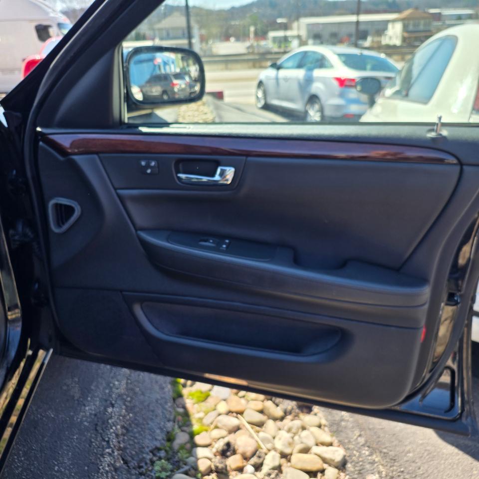 Cadillac DTS Luxury 2010