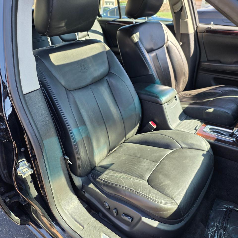 Cadillac DTS Luxury 2010