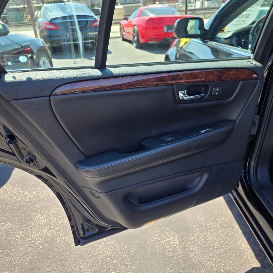 Cadillac DTS Luxury 2010