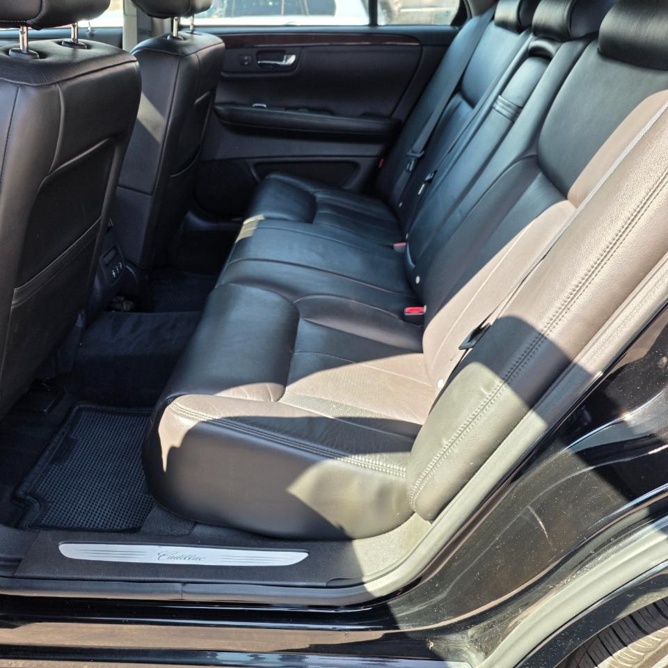 Cadillac DTS Luxury 2010