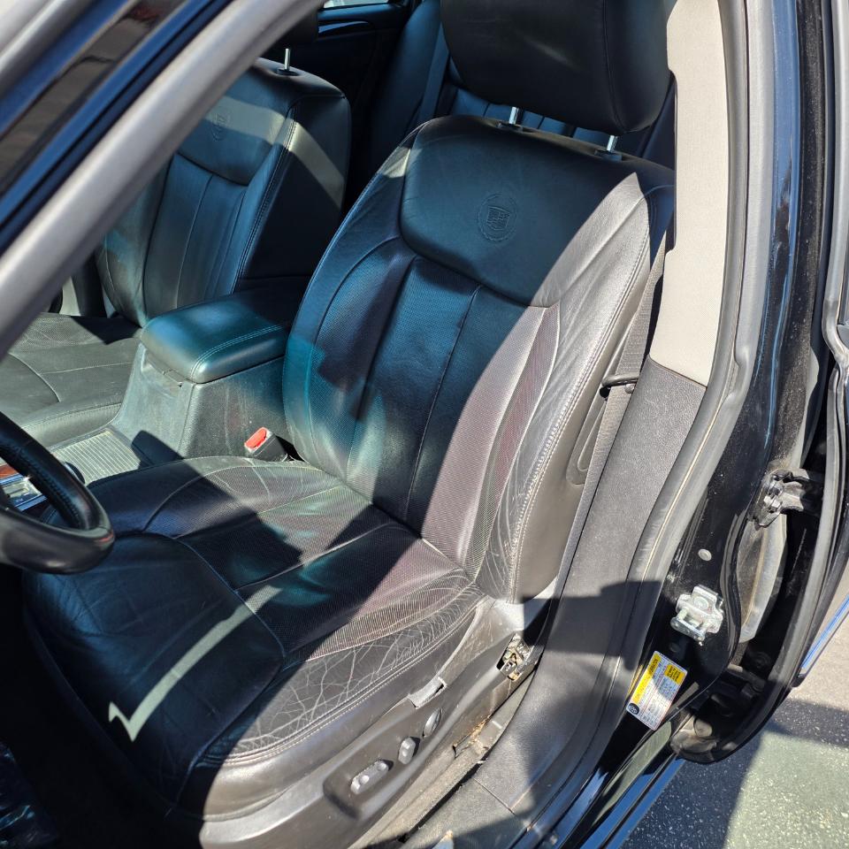 Cadillac DTS Luxury 2010