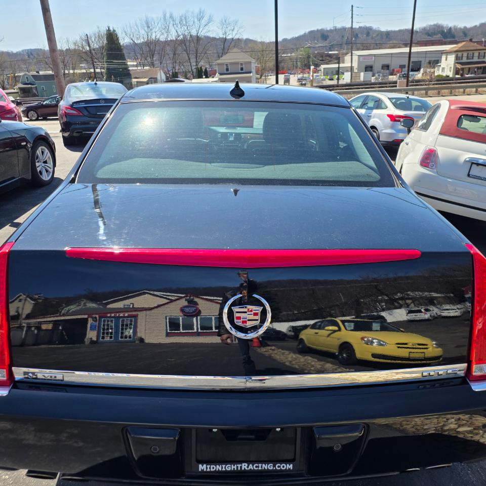 Cadillac DTS Luxury 2010