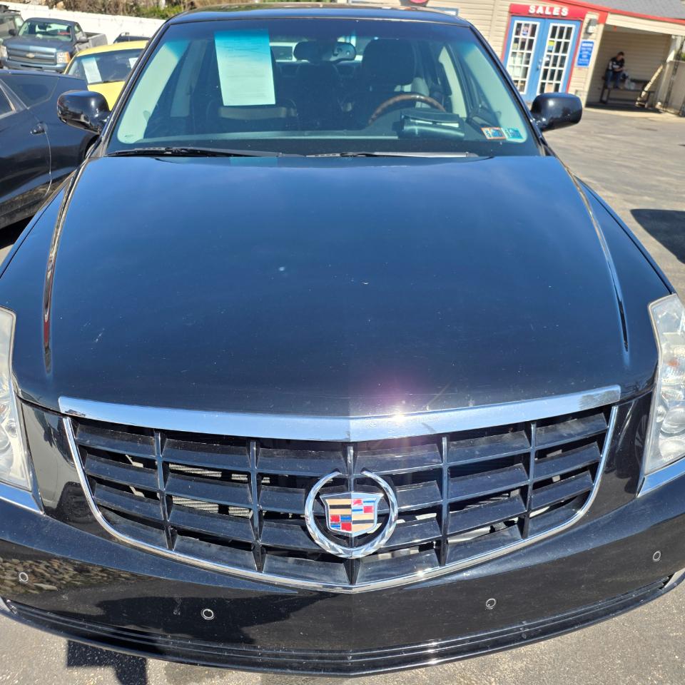 Cadillac DTS Luxury 2010