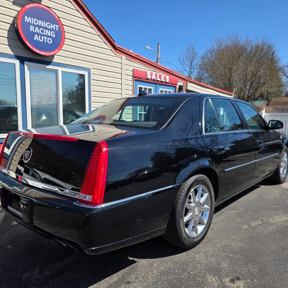 Cadillac DTS Luxury 2010