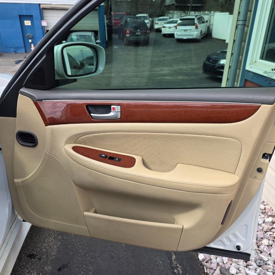 Hyundai Genesis 3.8L 2013