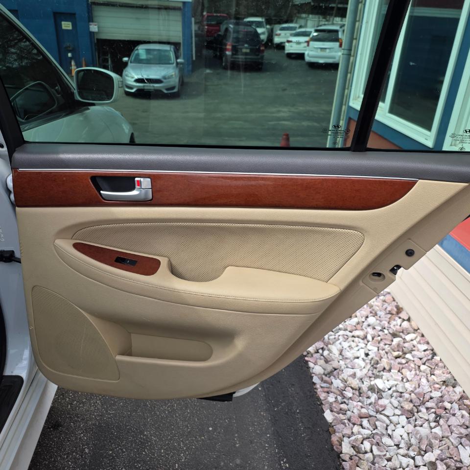 Hyundai Genesis 3.8L 2013