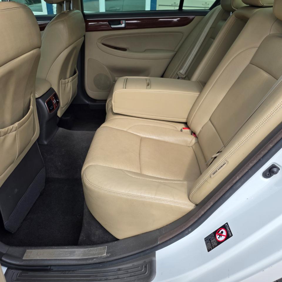 Hyundai Genesis 3.8L 2013