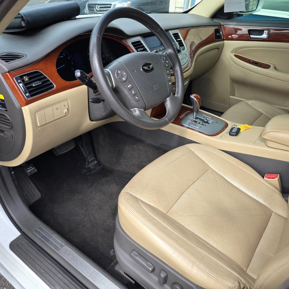 Hyundai Genesis 3.8L 2013