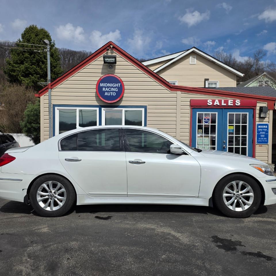 Hyundai Genesis 3.8L 2013