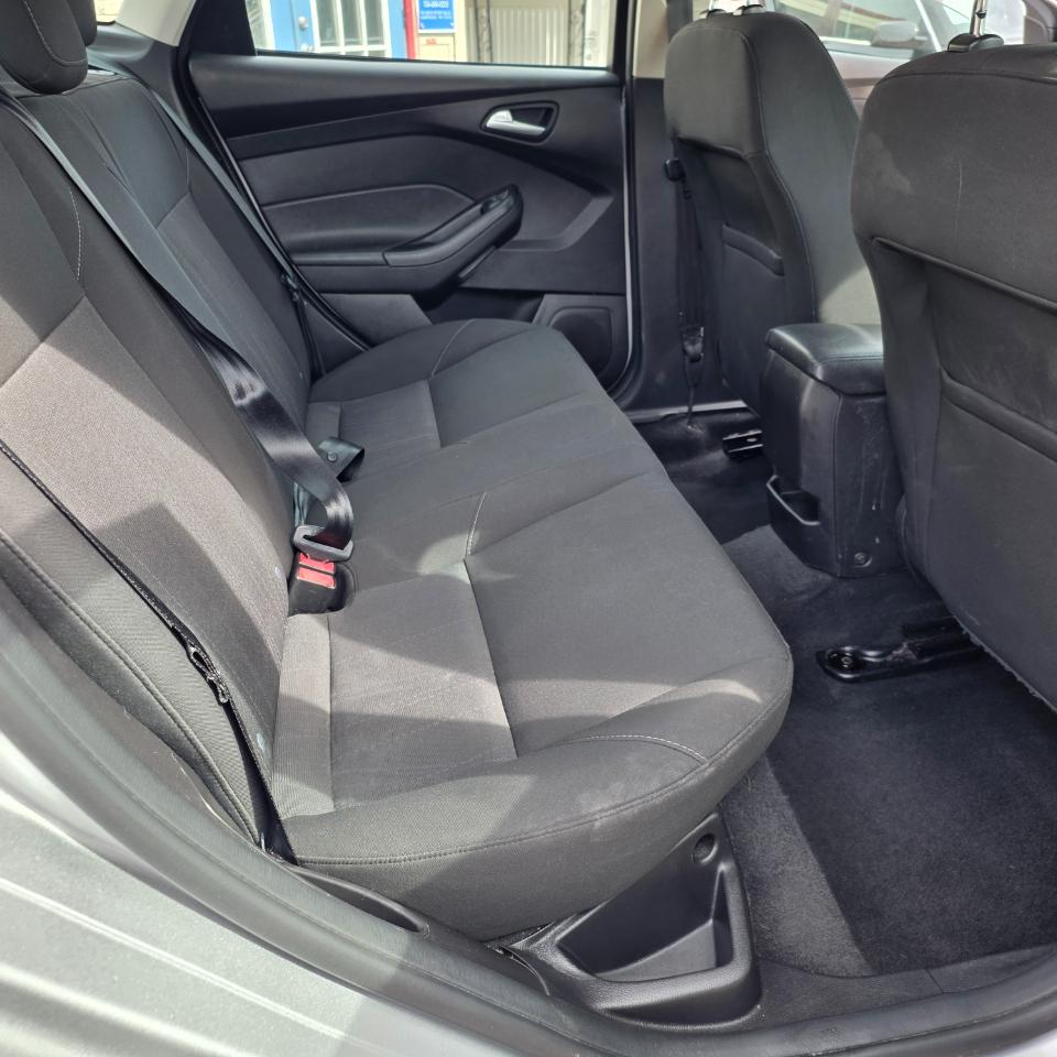 Ford Focus SE Sedan 2015