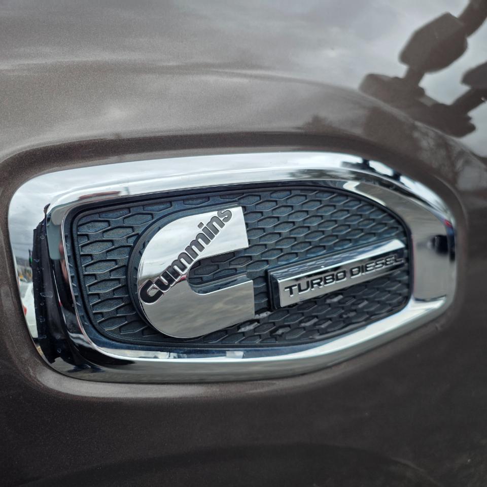 Nissan Titan XD SV 4WD Diesel 2017