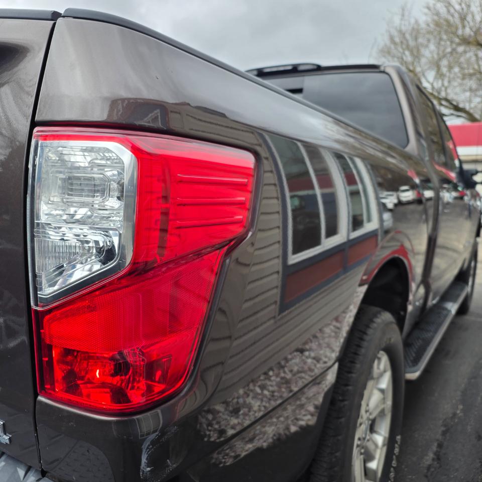 Nissan Titan XD SV 4WD Diesel 2017