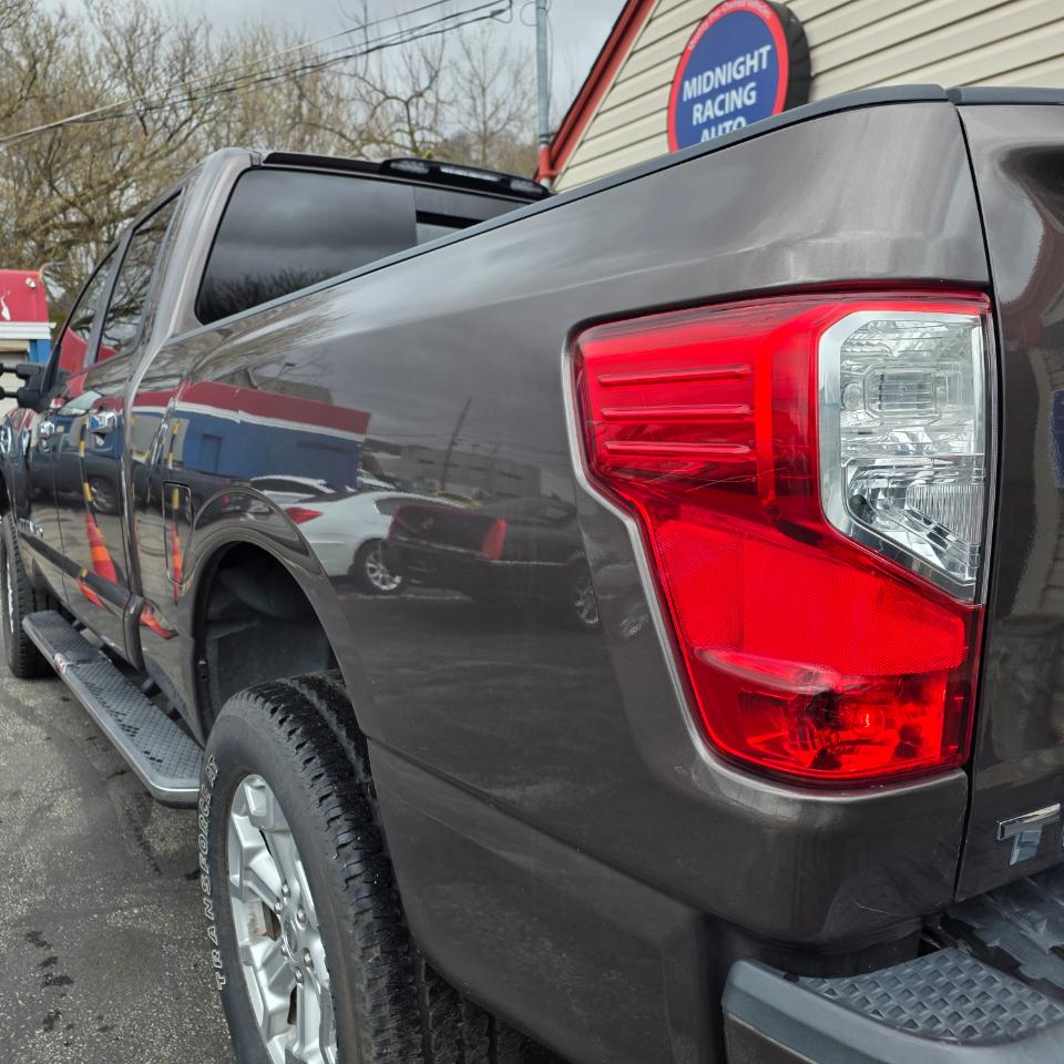 Nissan Titan XD SV 4WD Diesel 2017