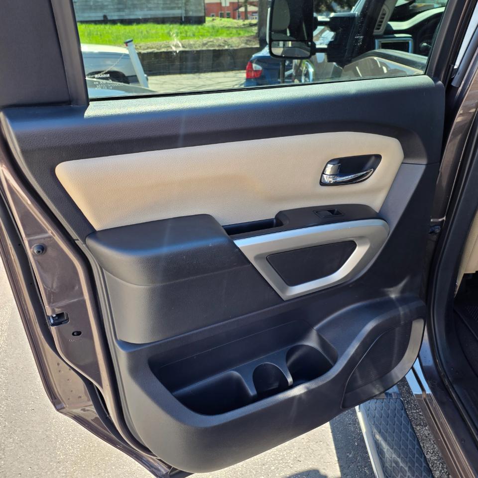 Nissan Titan XD SV 4WD Diesel 2017