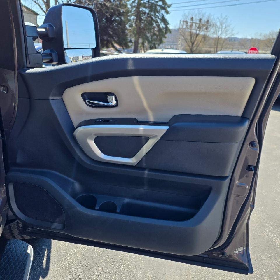 Nissan Titan XD SV 4WD Diesel 2017