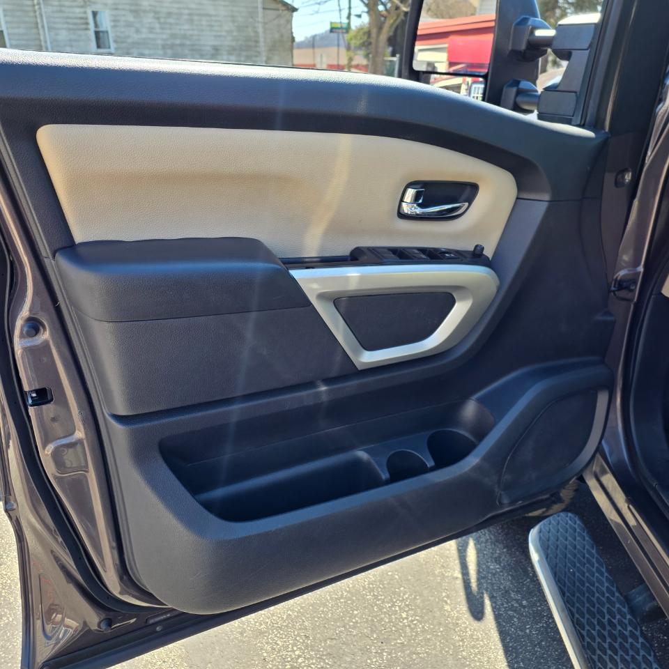 Nissan Titan XD SV 4WD Diesel 2017