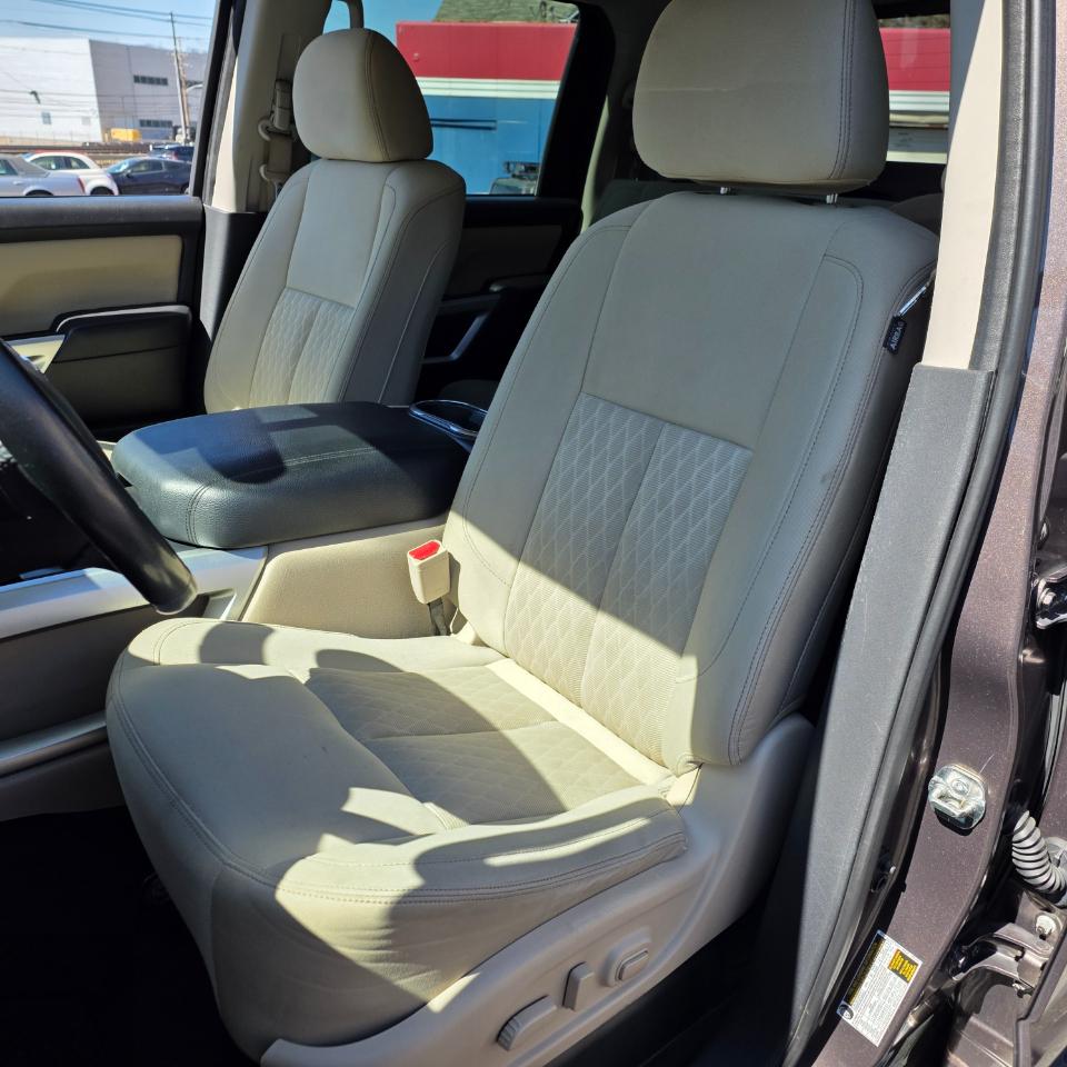 Nissan Titan XD SV 4WD Diesel 2017