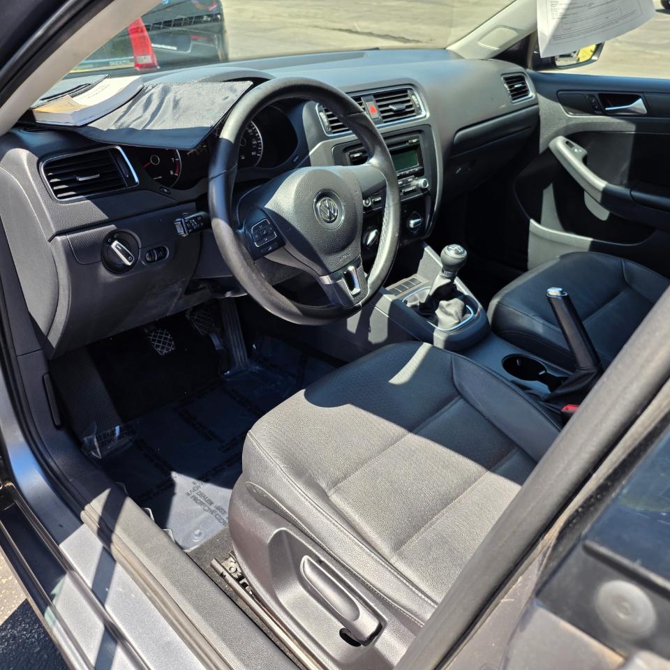 Volkswagen Jetta SE 2012