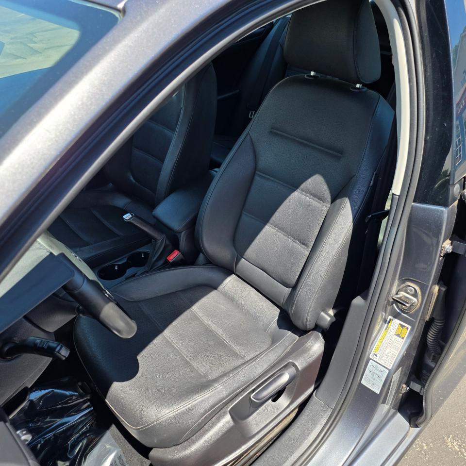 Volkswagen Jetta SE 2012