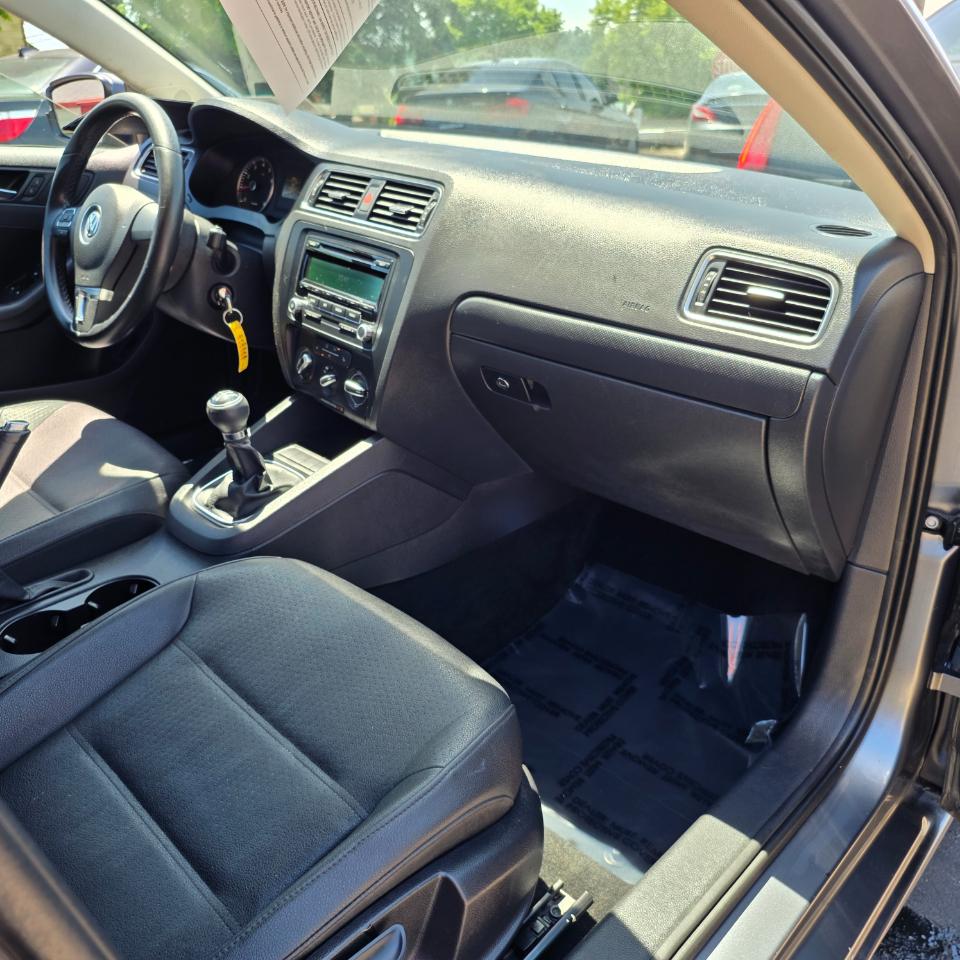 Volkswagen Jetta SE 2012