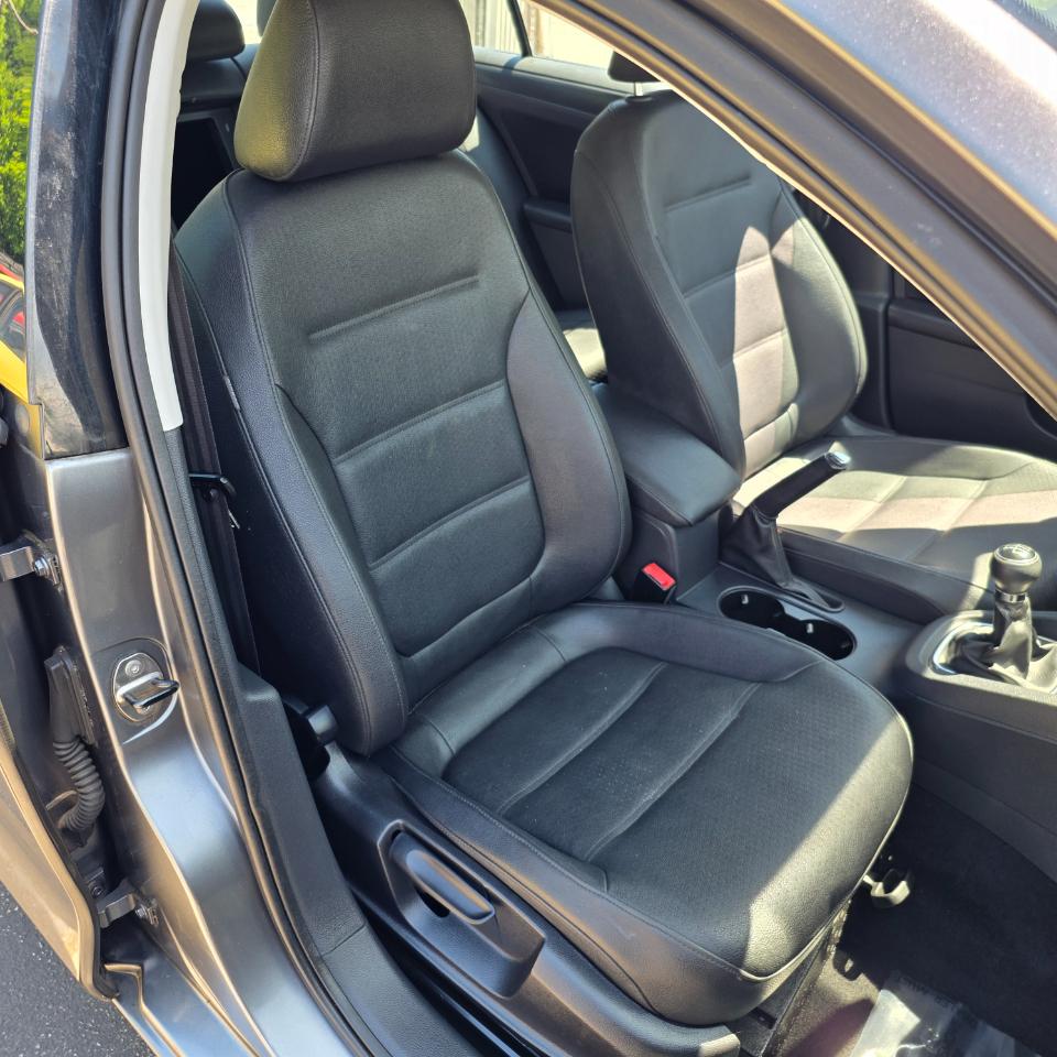 Volkswagen Jetta SE 2012