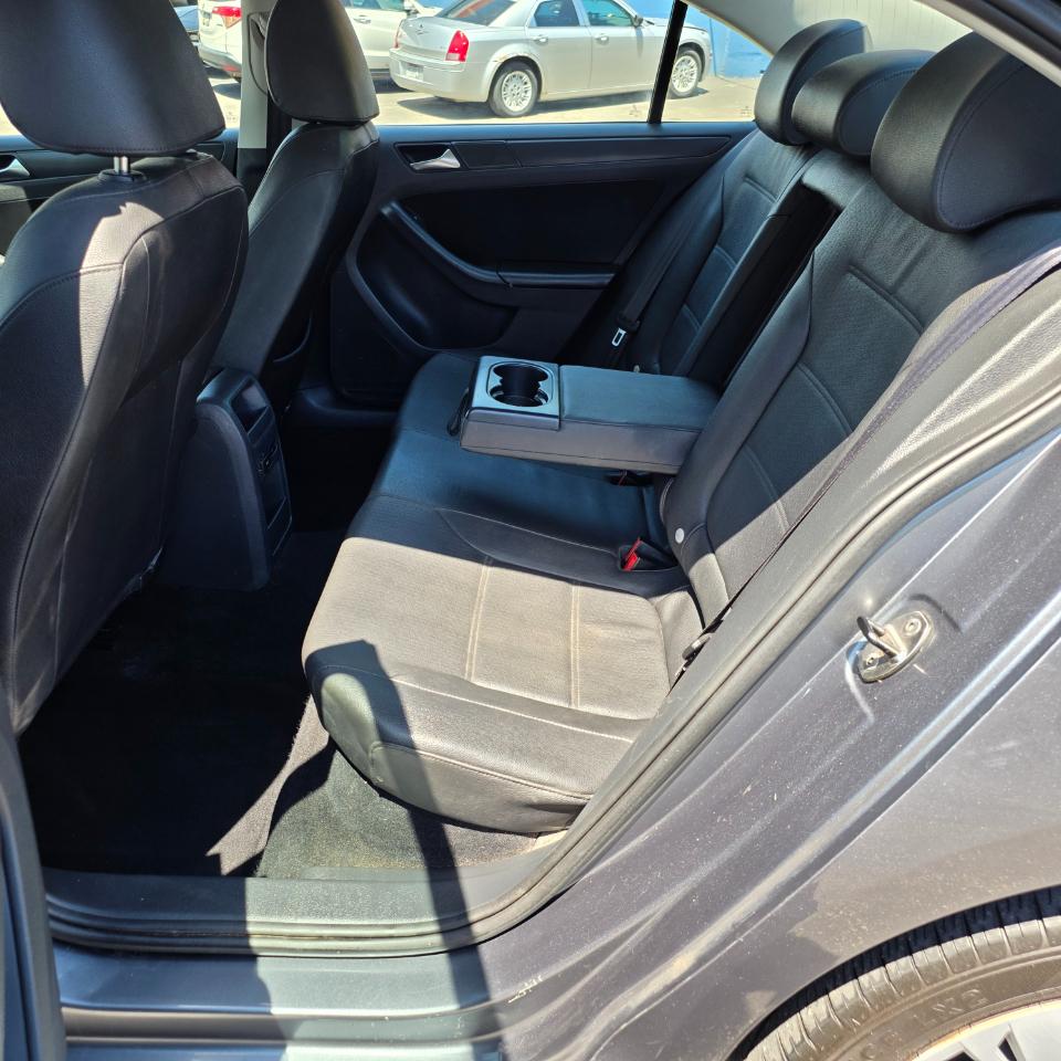 Volkswagen Jetta SE 2012