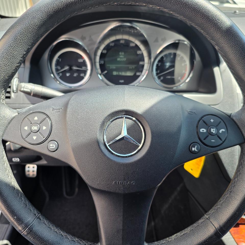 Mercedes-Benz C300  2010