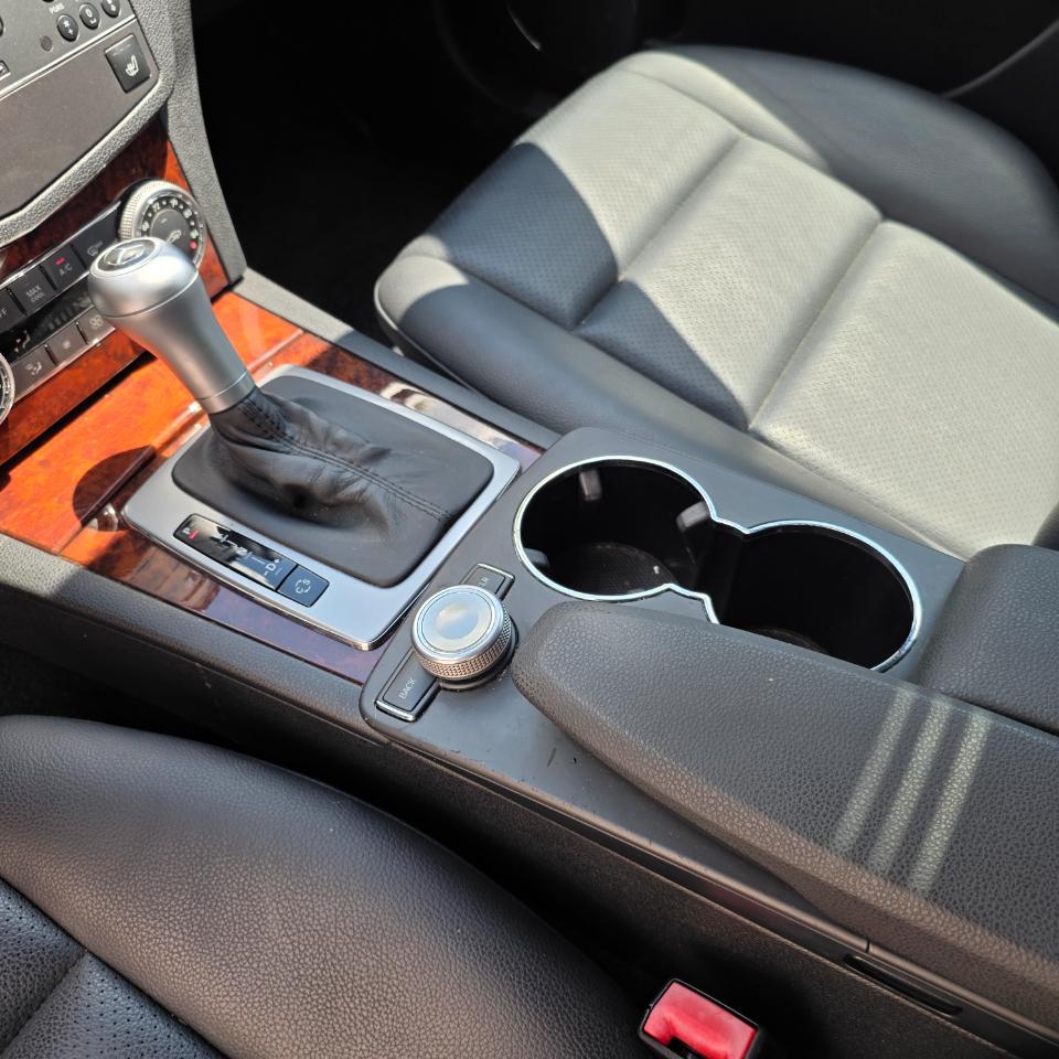 Mercedes-Benz C300  2010
