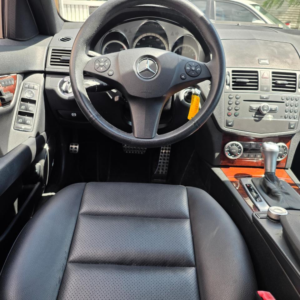 Mercedes-Benz C300  2010