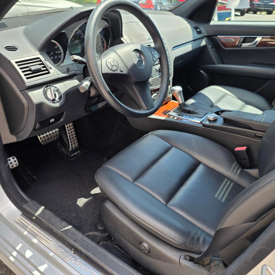 Mercedes-Benz C300  2010