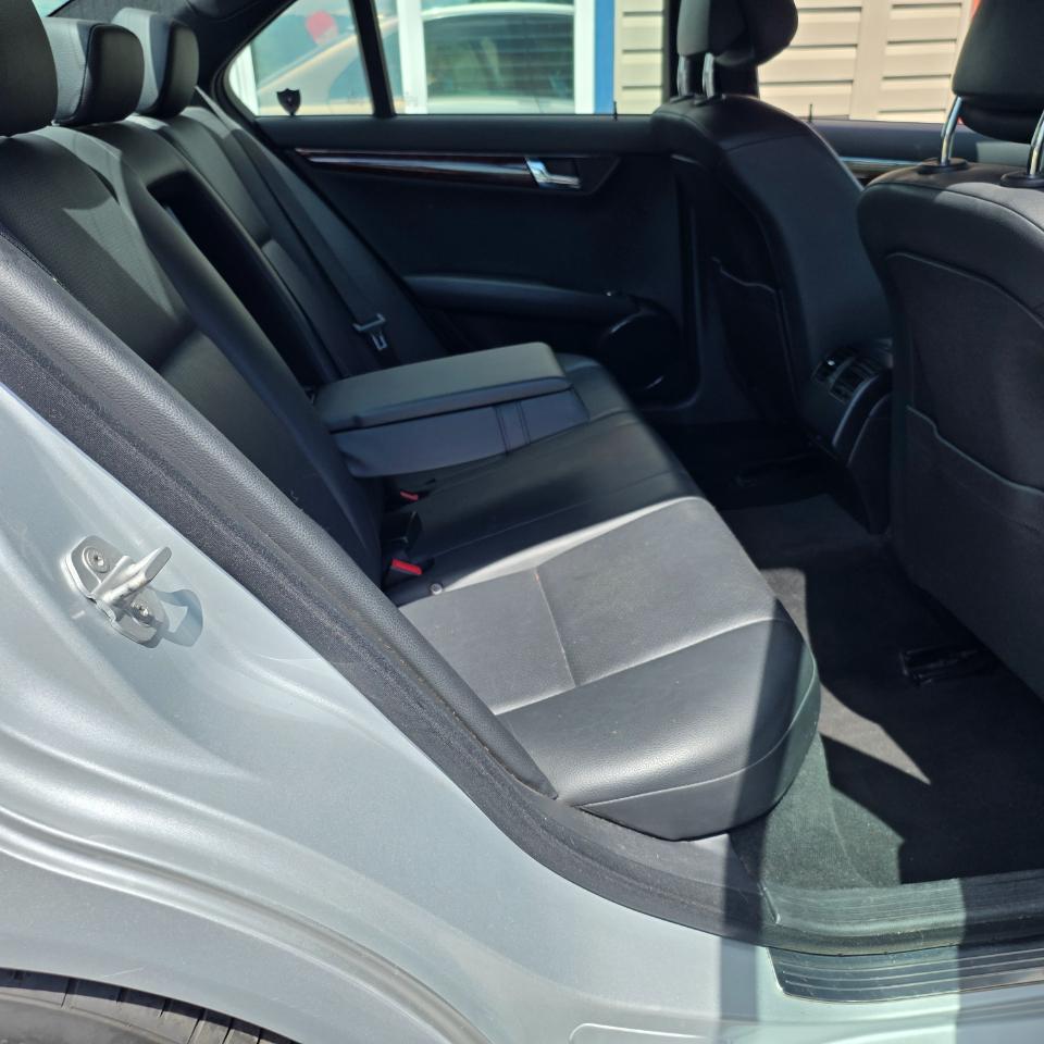 Mercedes-Benz C300  2010